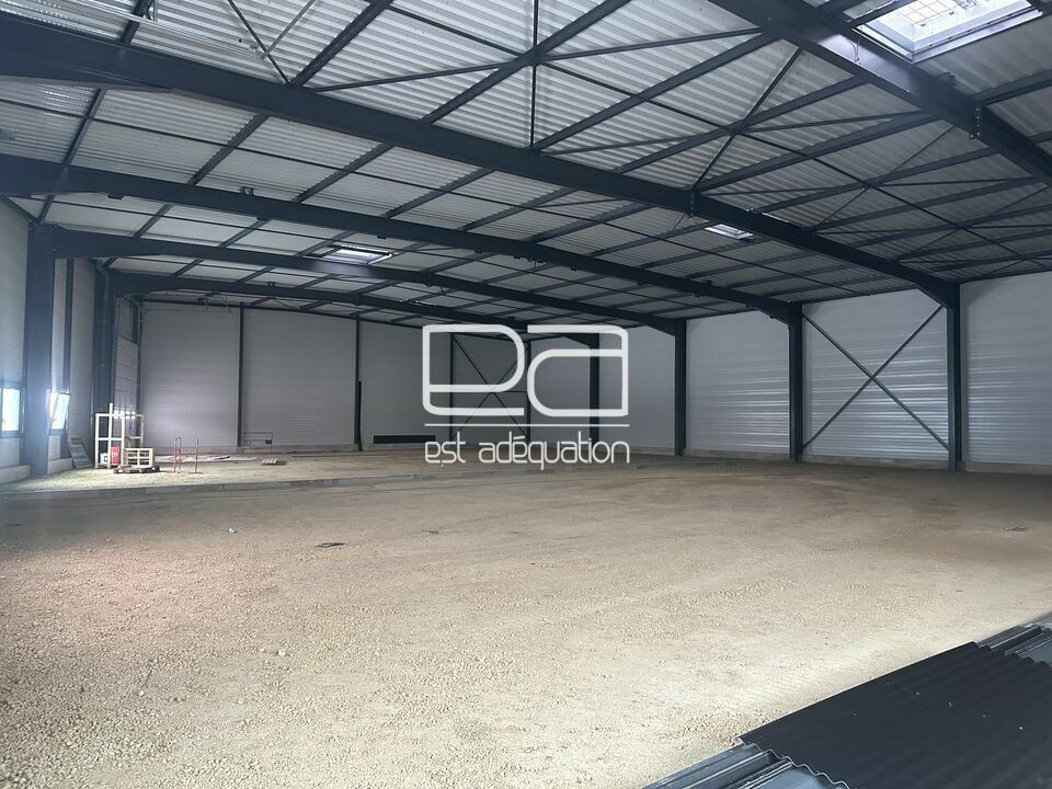 Location local d''activites 938 m² divisibles à partir de 438 m²