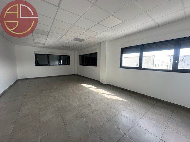 Location bureaux 77 m² à CASTANET TOLOSAN