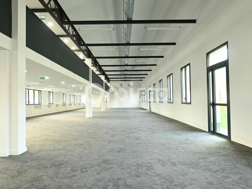 BUREAU A VENDRE ET A LOUER - VÉNISSIEUX − IMMÉDIATEMENT