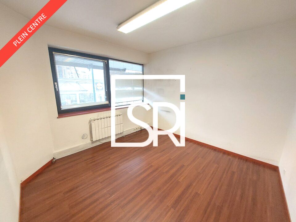 Bureau à vendre - 151 m²