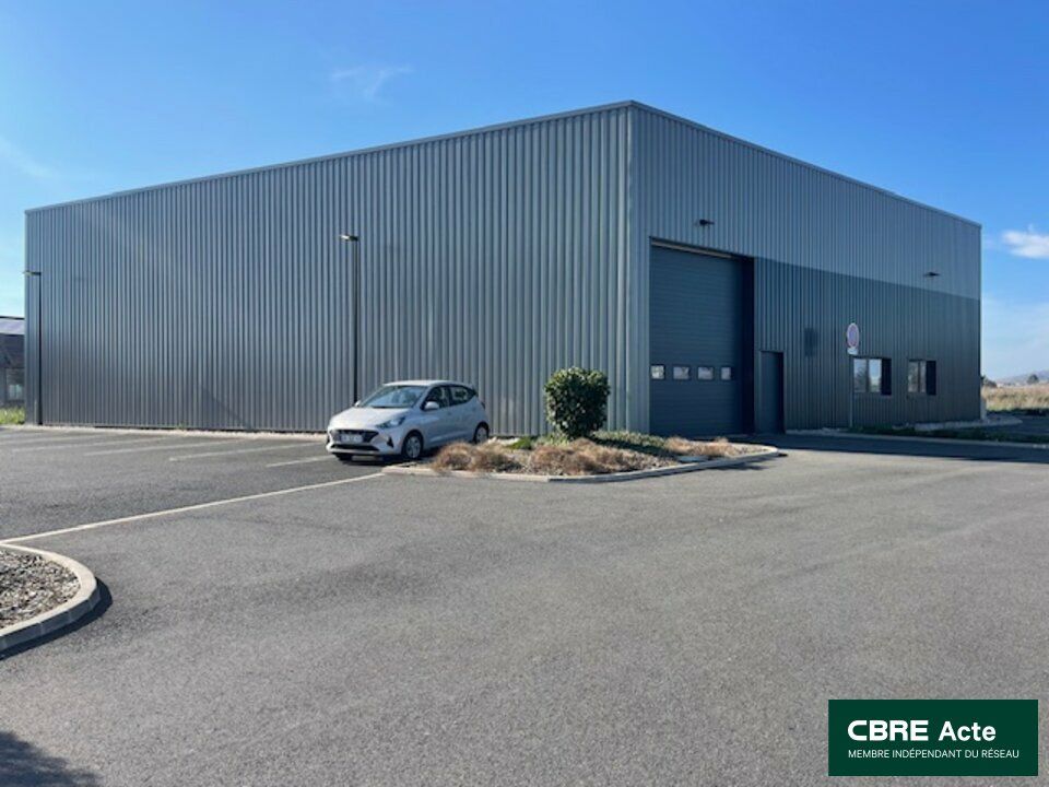 Vente local d''activites 938 m² divisibles à partir de 438 m²