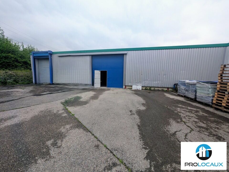 Location entrepot 700 m² non divisibles