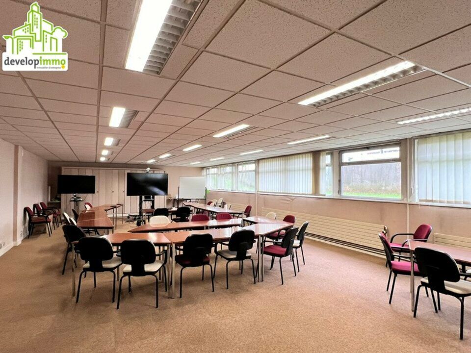 Immeuble de bureaux offrant un beau potentiel 