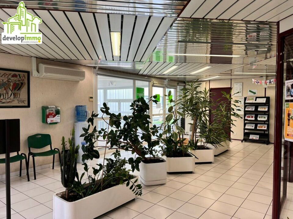 1360 m² pour ce bureaux en vente à Herouville saint clair