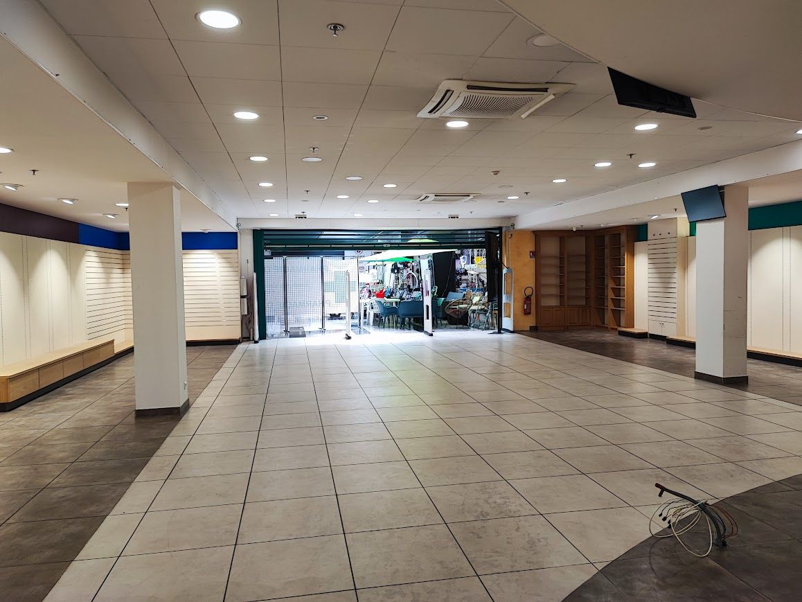 Vente local commercial 300.00 m² à LIMOGES