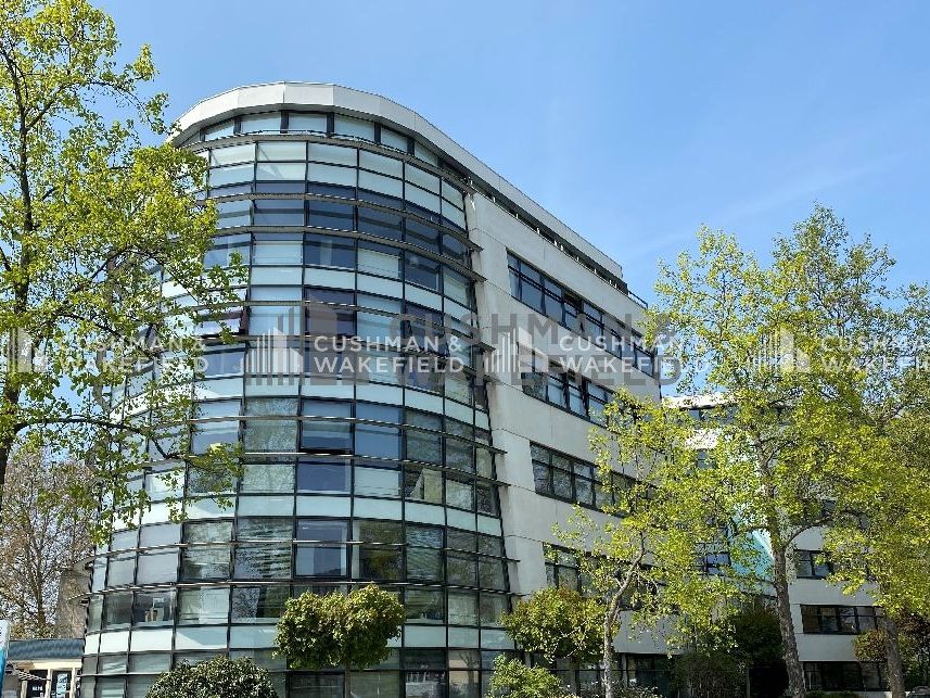 Location bureaux 700 m² divisibles à partir de 160 m²