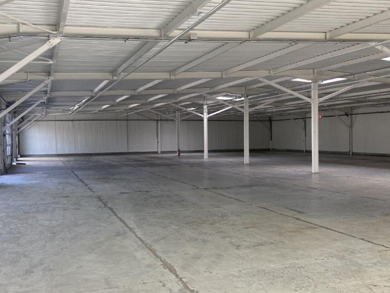 Location entrepôts 1545 m² non divisibles