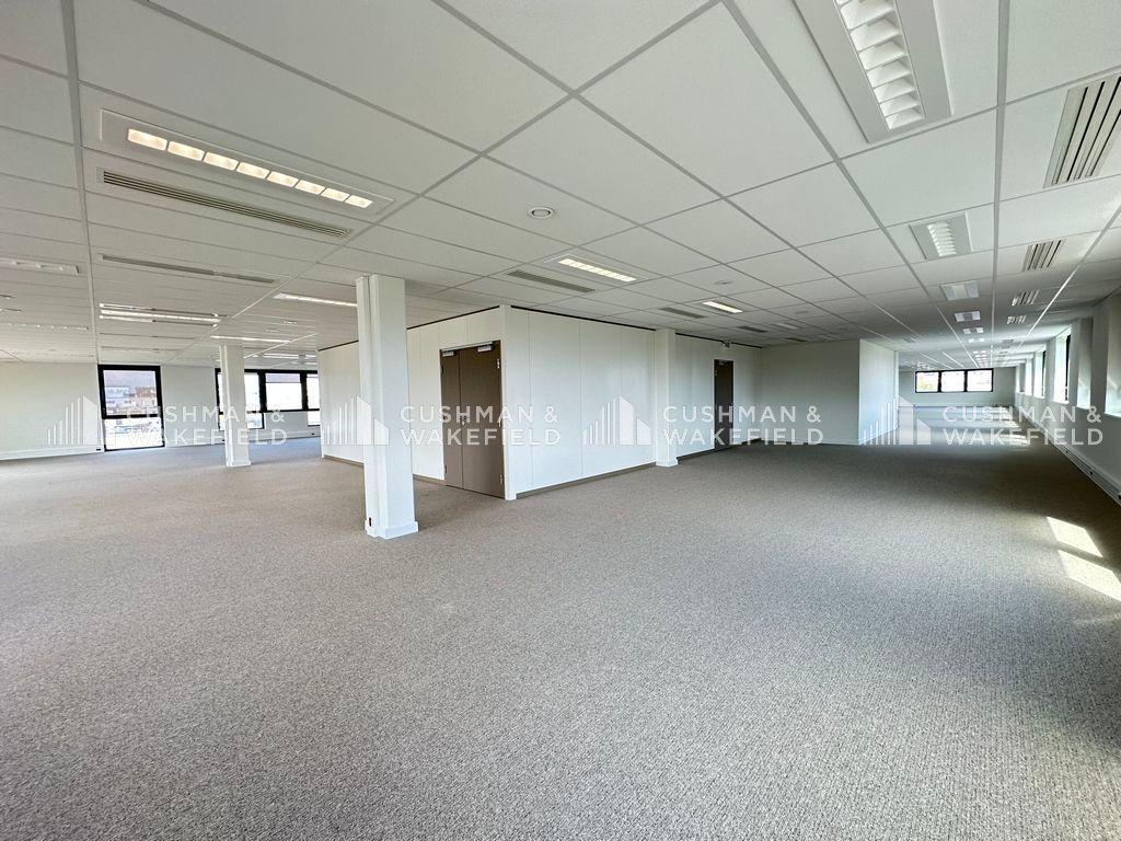 Location bureaux 845 m² non divisibles