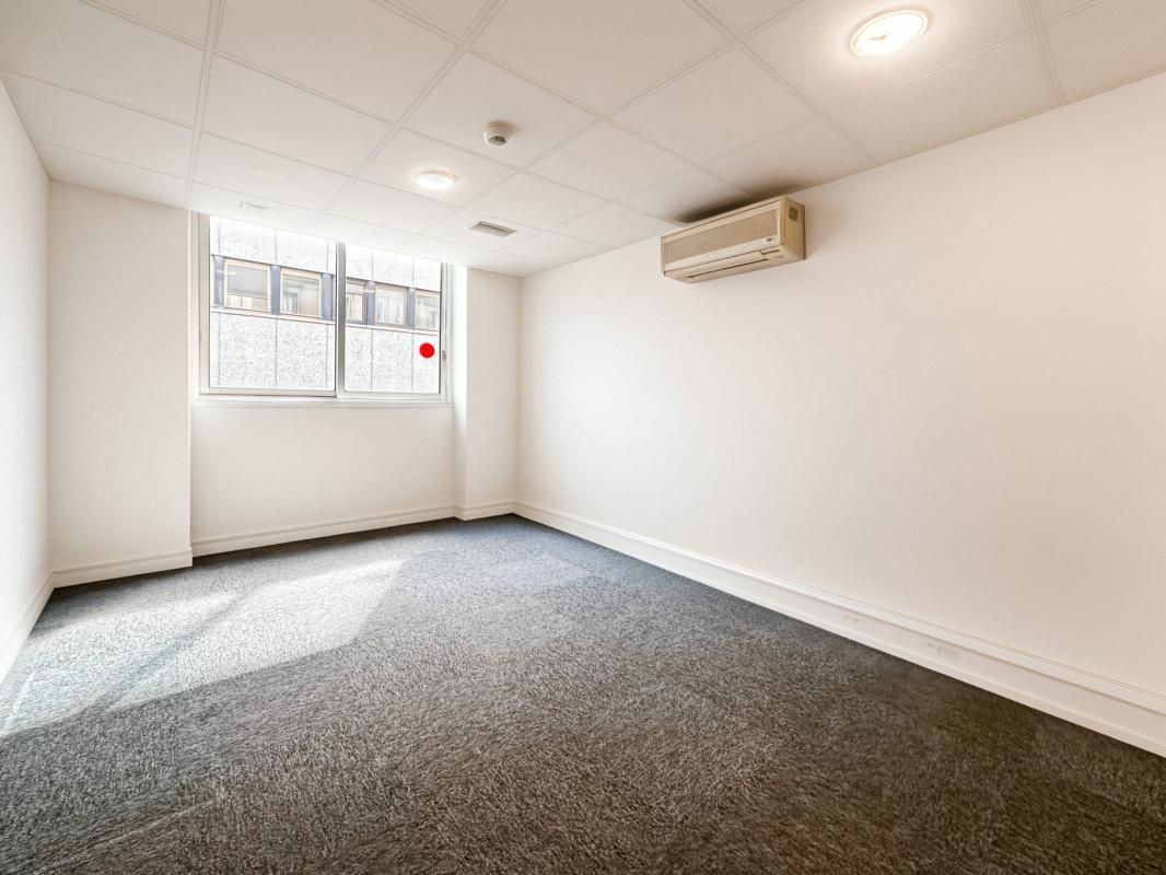 Location bureaux 275 m² non divisibles