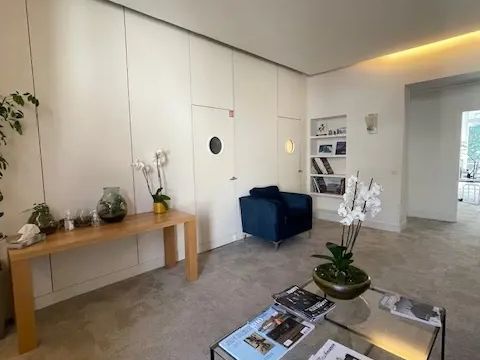 Location bureaux 300 m² non divisibles