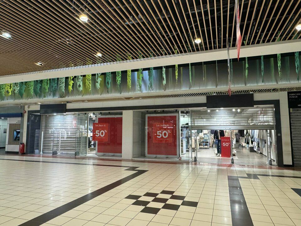 Location local commercial 173 m² non divisibles