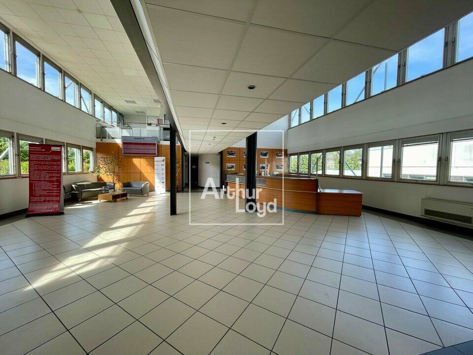 Vente local d''activites 14947 m² non divisibles