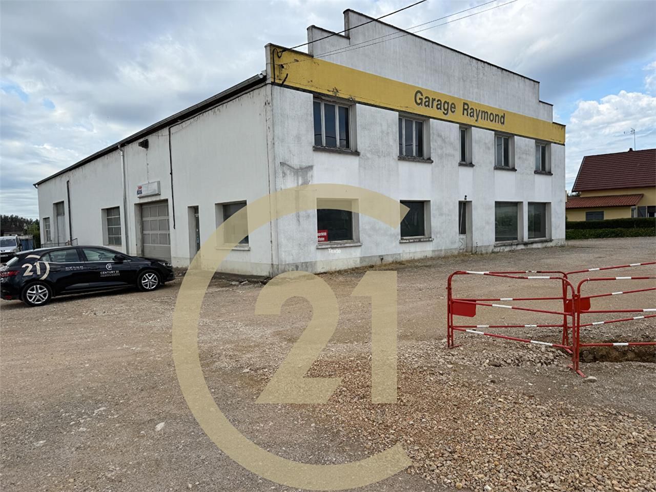Location local commercial 205.00 m² à LOUHANS