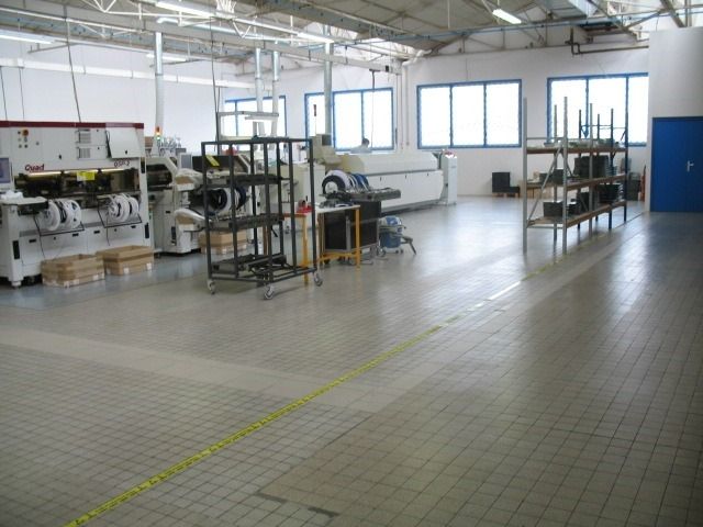 Location entrepôts 1050 m² non divisibles