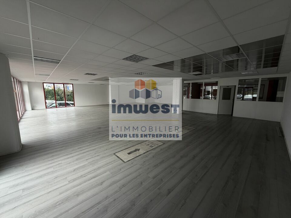 A VENDRE - Local commercial de 375m², ZI SUD EST – Idéalement Situés !