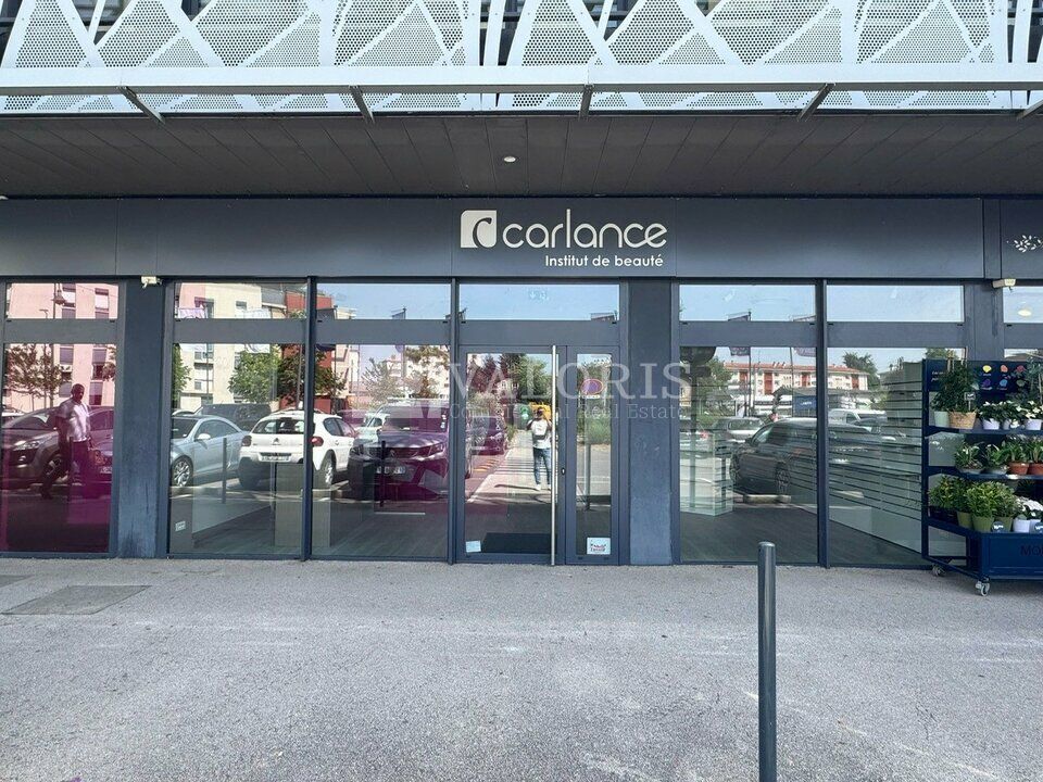Location local commercial 149 m² non divisibles