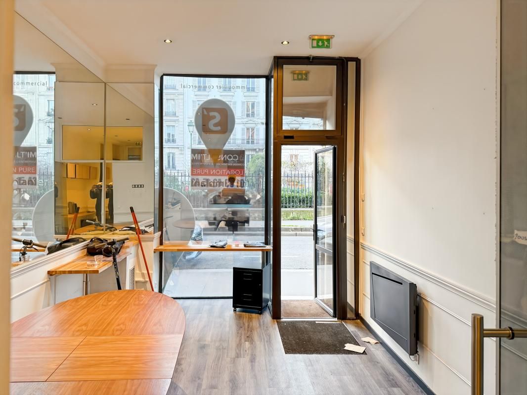 Location local commercial 29 m² non divisibles