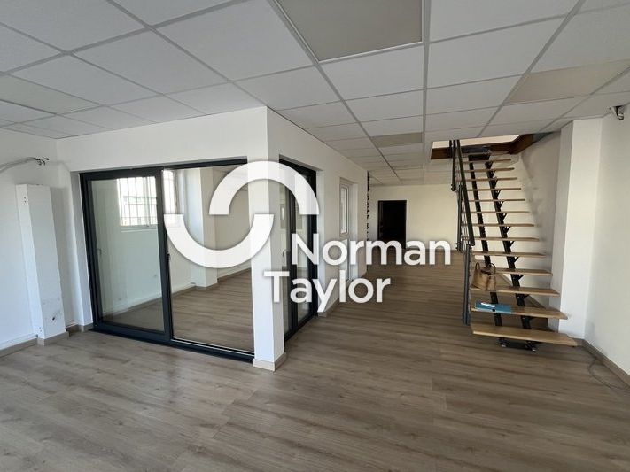 Location local d''activites 250 m² non divisibles