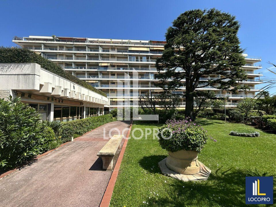 A LOUER - BUREAUX RDC 330 M2 - CANNES PROCHE CROISETTE