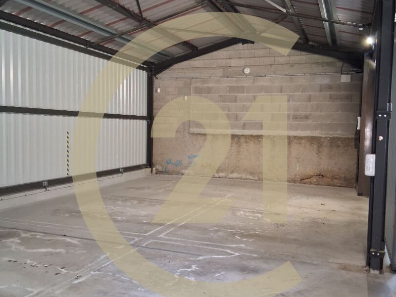 Location local 70.00 m² à COURLAOUX