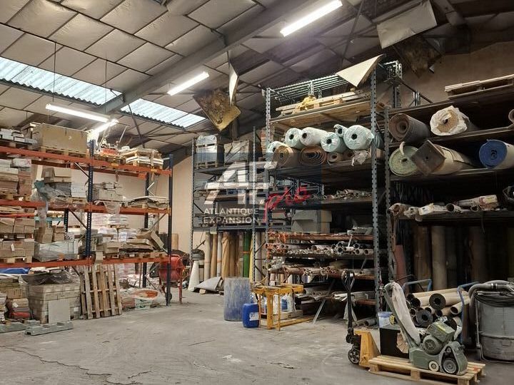 Location local d''activites 469 m² non divisibles