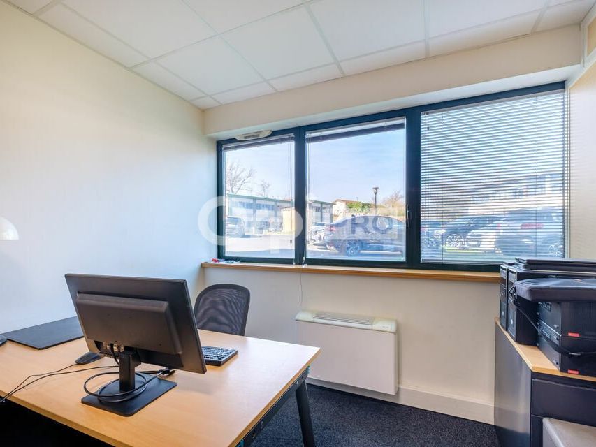 BUREAUX A VENDRE - 68 m² - LISSIEU