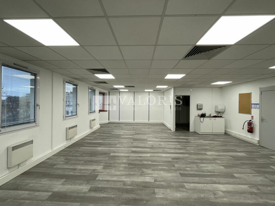 Valoris Real Estate vous propose à la location un plateau de bureaux de 152 m², idéalement situé à l'entrée de Gerland, proche des métros Gerland et Debourg.