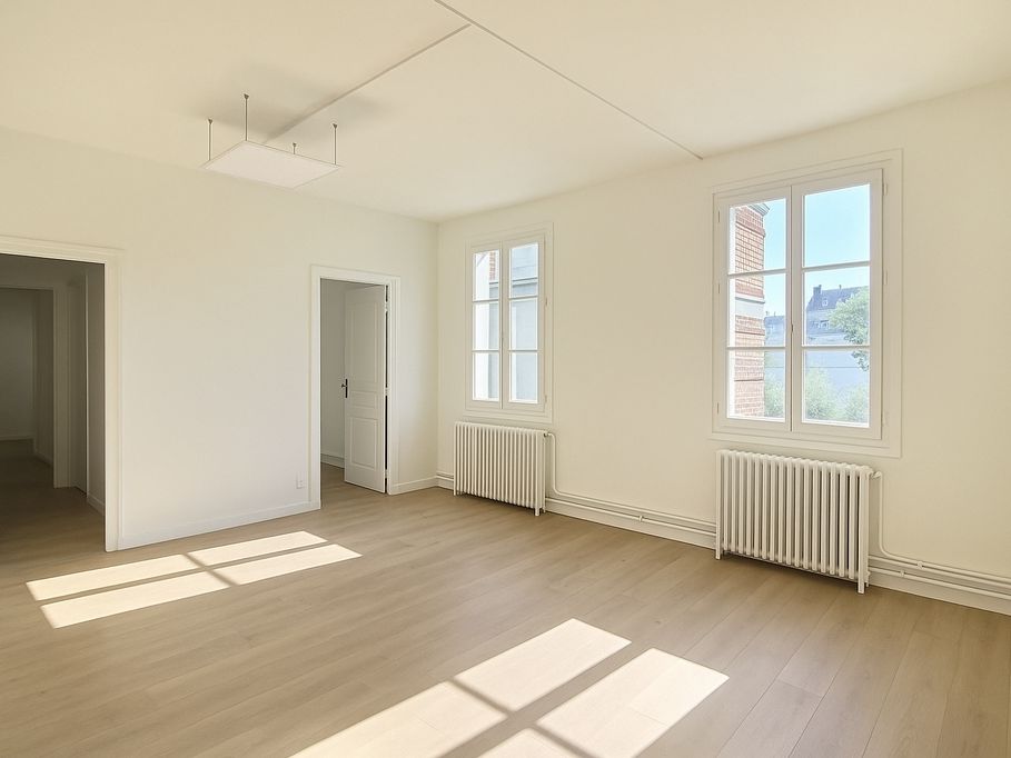 Location bureaux 75 m² non divisibles
