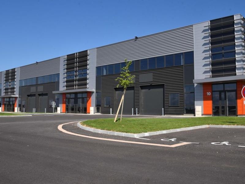 Location entrepôts 400 m² divisibles à partir de 120 m²