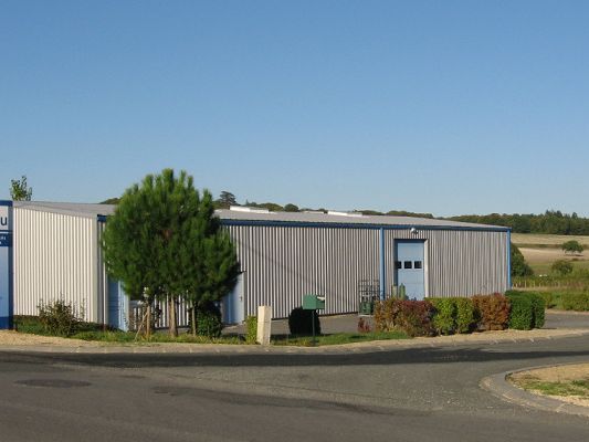 Location entrepôts 450 m² non divisibles