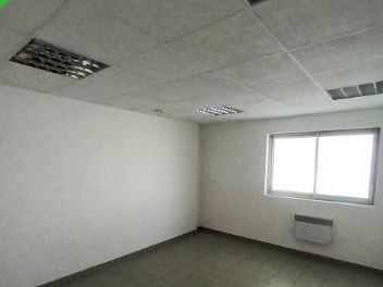 Location entrepôts 456 m² non divisibles