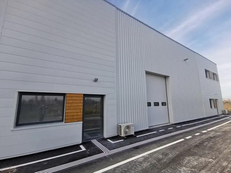 Location entrepôts 1167 m² divisibles à partir de 389 m²
