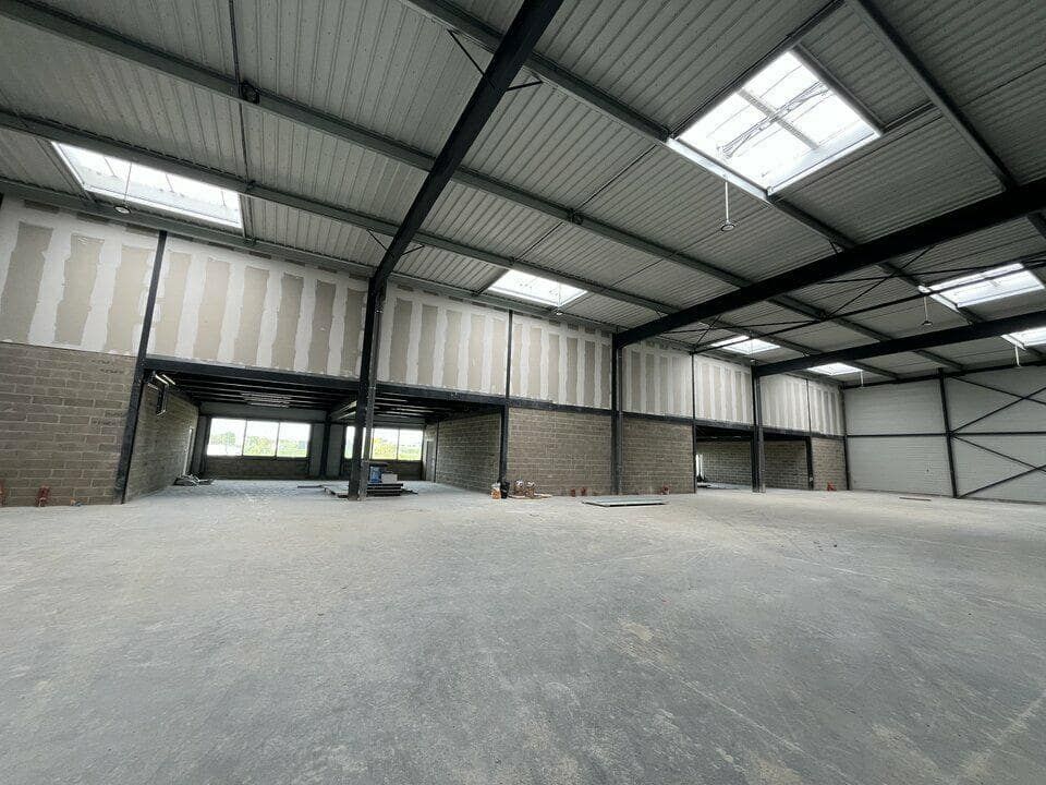 Location entrepôts 660 m² divisibles à partir de 351 m²