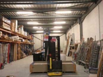 Location entrepôts 437 m² non divisibles