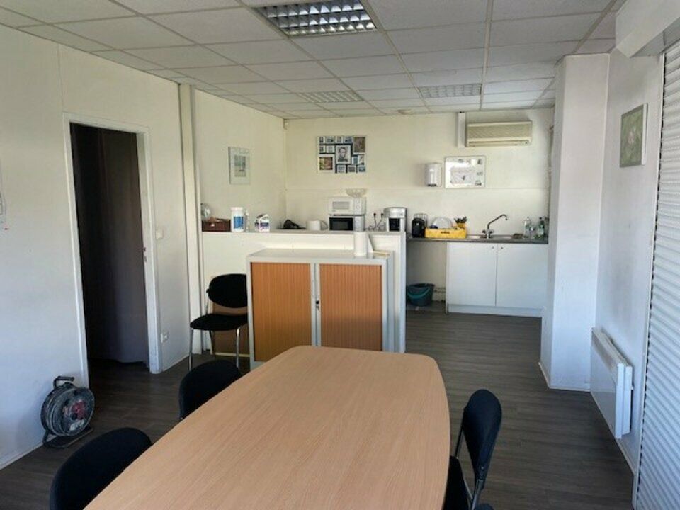 LOCAL D'ACTIVITE A LOUER - MARTILLAC A62 SORTIE 1