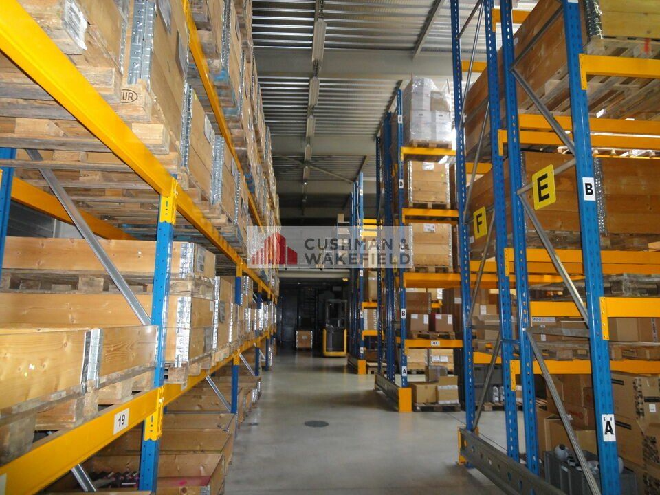 Vente local d''activites 3670 m² non divisibles