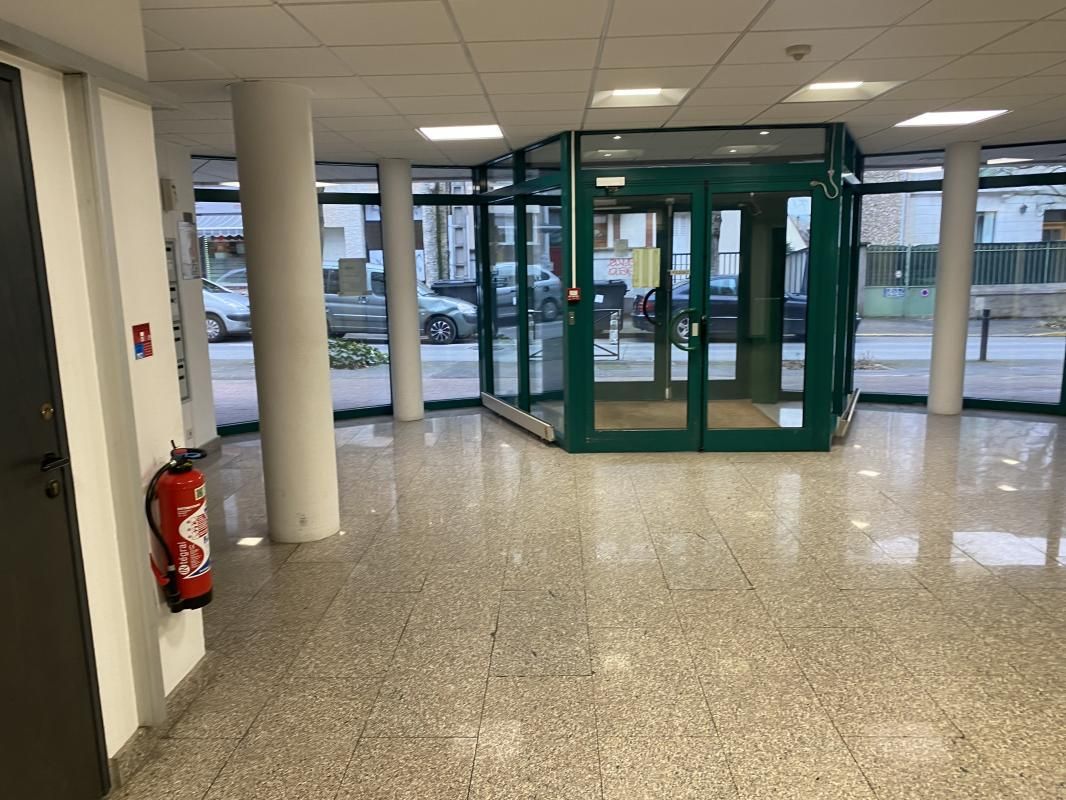 Location bureaux 555 m² non divisibles