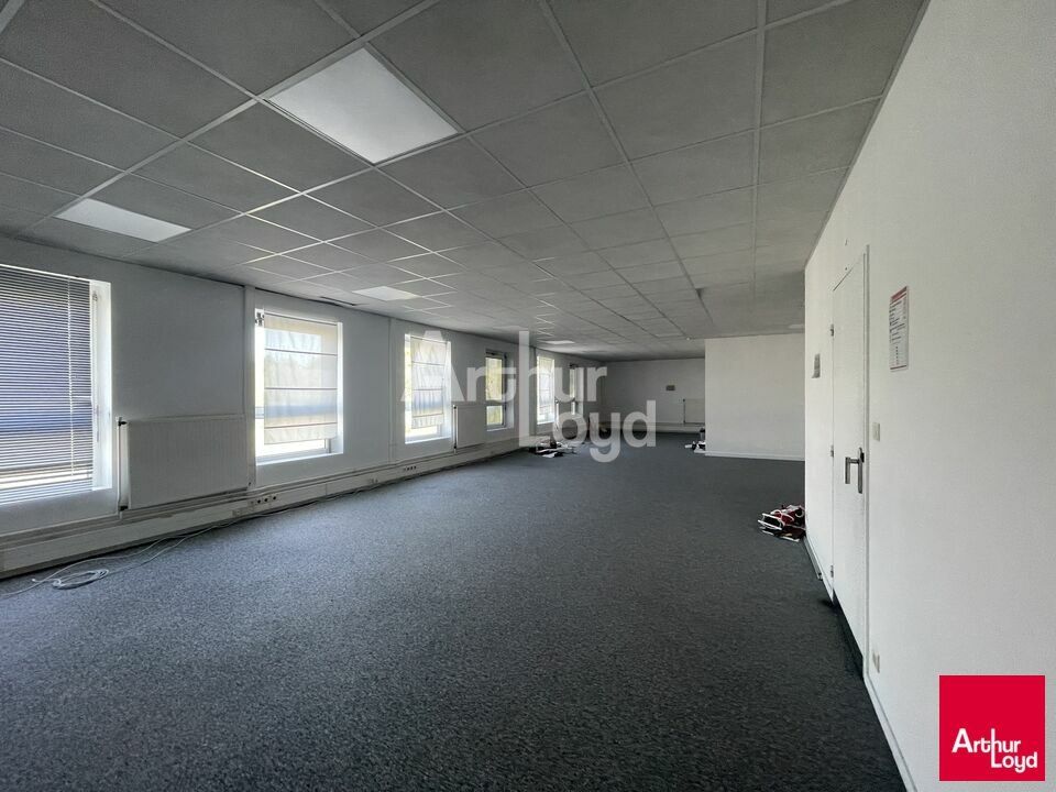 SAINT JACQUES DE LA LANDE - BUREAUX A LOUER - 254 m² DIVISIBLE 