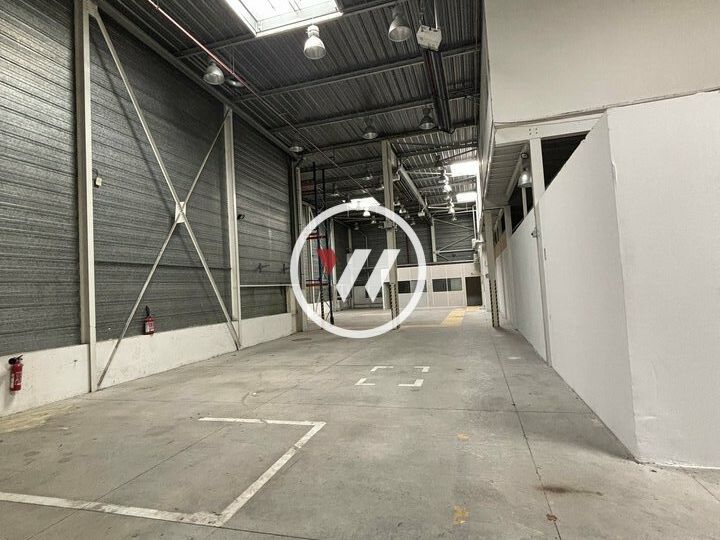 LOCAL PROFESSIONNEL + ENTREPOT à louer 