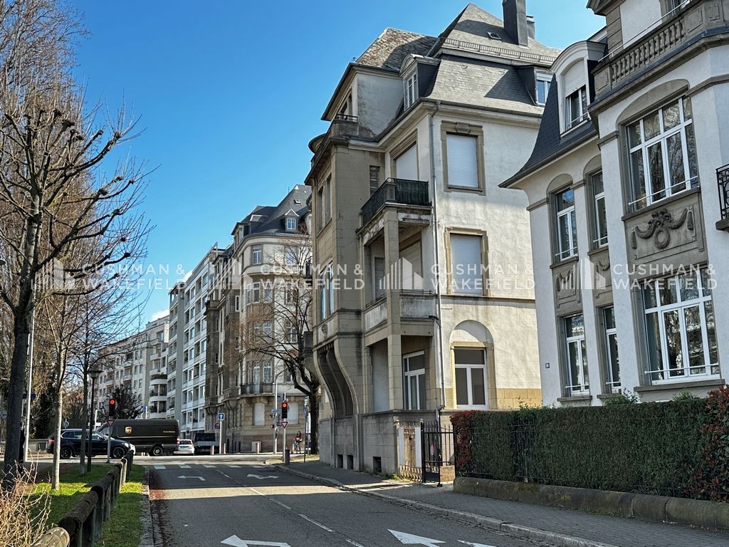 Location bureaux 218 m² non divisibles