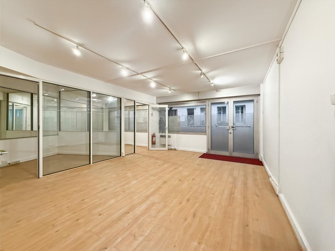 Location bureaux 64 m² non divisibles