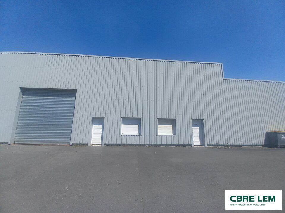 Location local d''activites 219 m² non divisibles