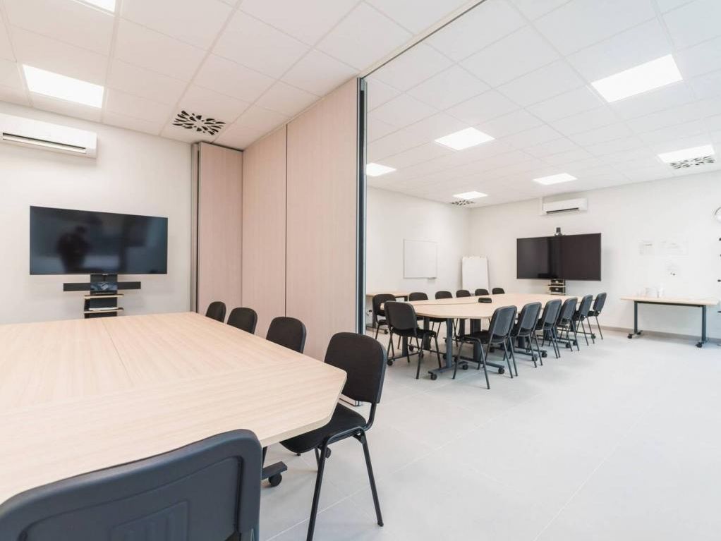 Location bureaux 28 m² divisibles à partir de 12 m²