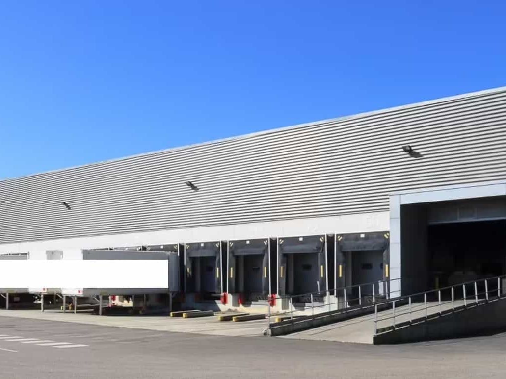 Location entrepôts 20667 m² non divisibles