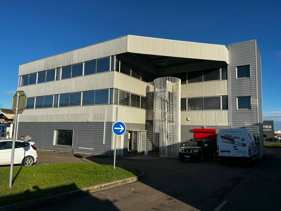 Vente local commercial 2097 m² non divisibles