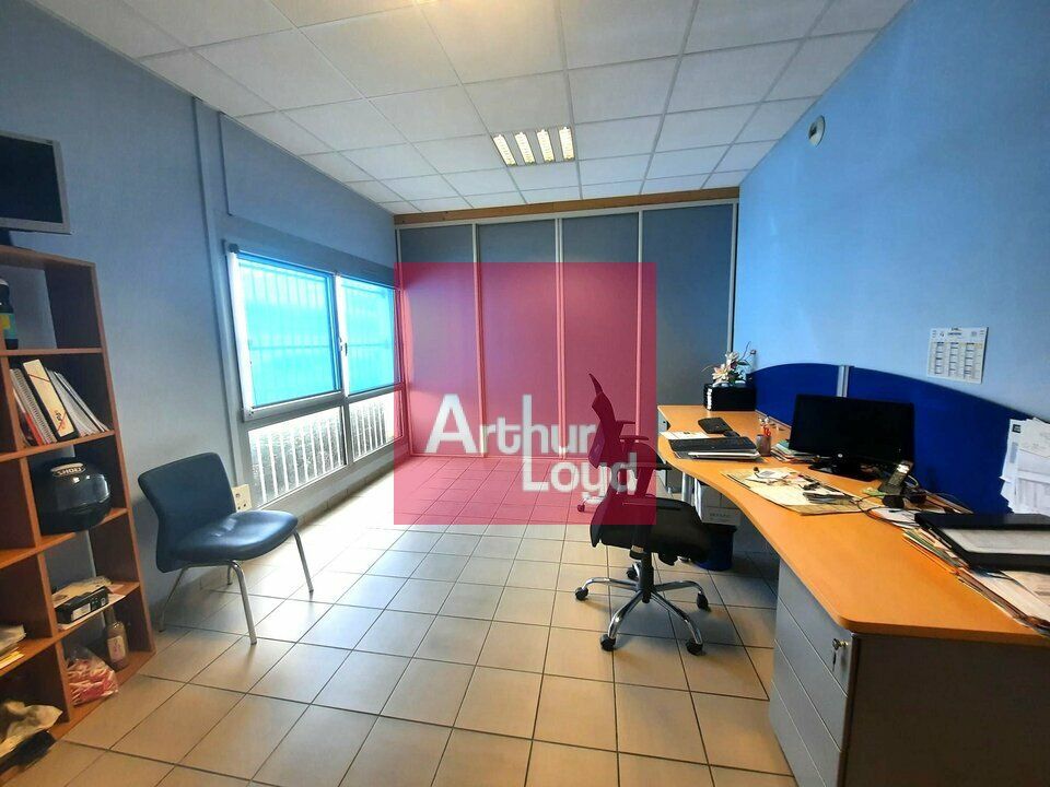 BUREAUX A LOUER 283M² - CLERMONT-FERRAND LA PARDIEU - BATIMENT INDEPENDANT