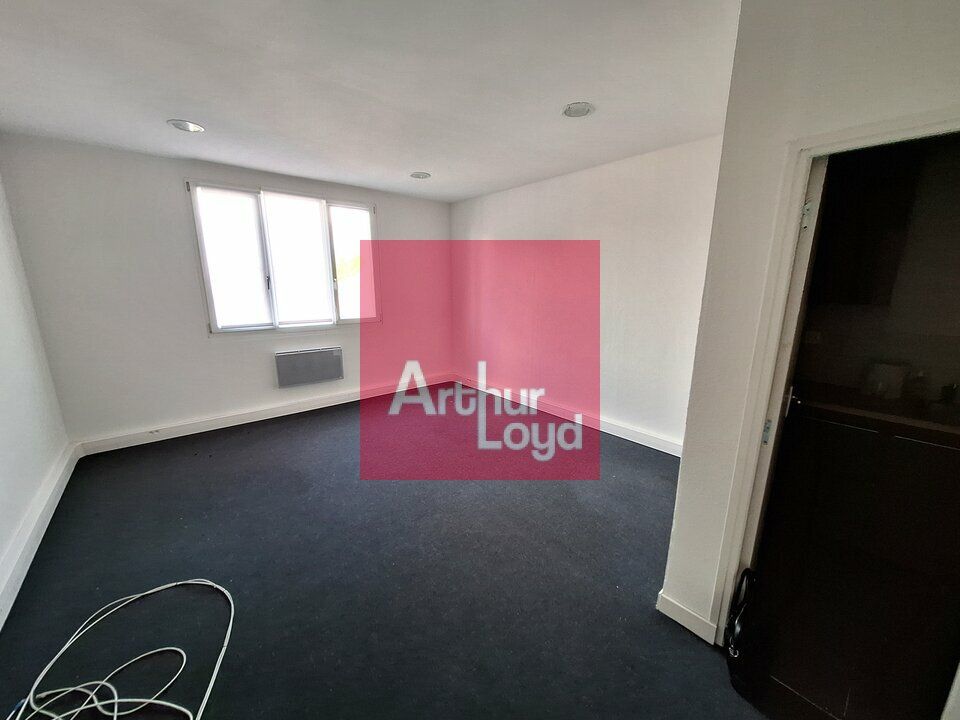 CLERMONT-FERRAND A LOUER BUREAUX  20M²