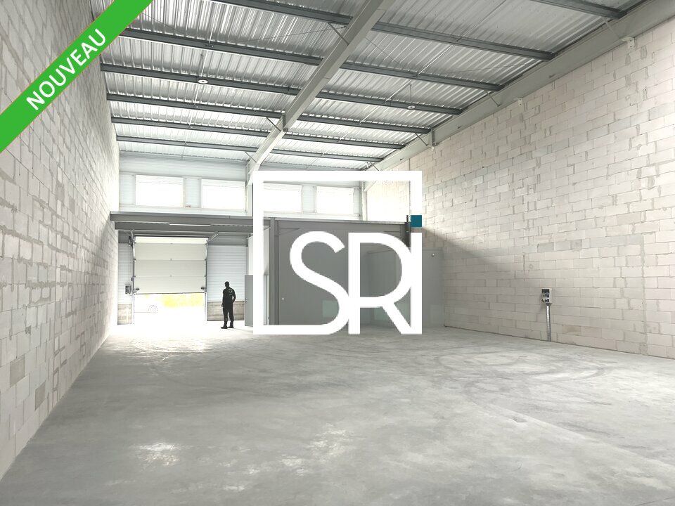 Location entrepot 384 m² non divisibles