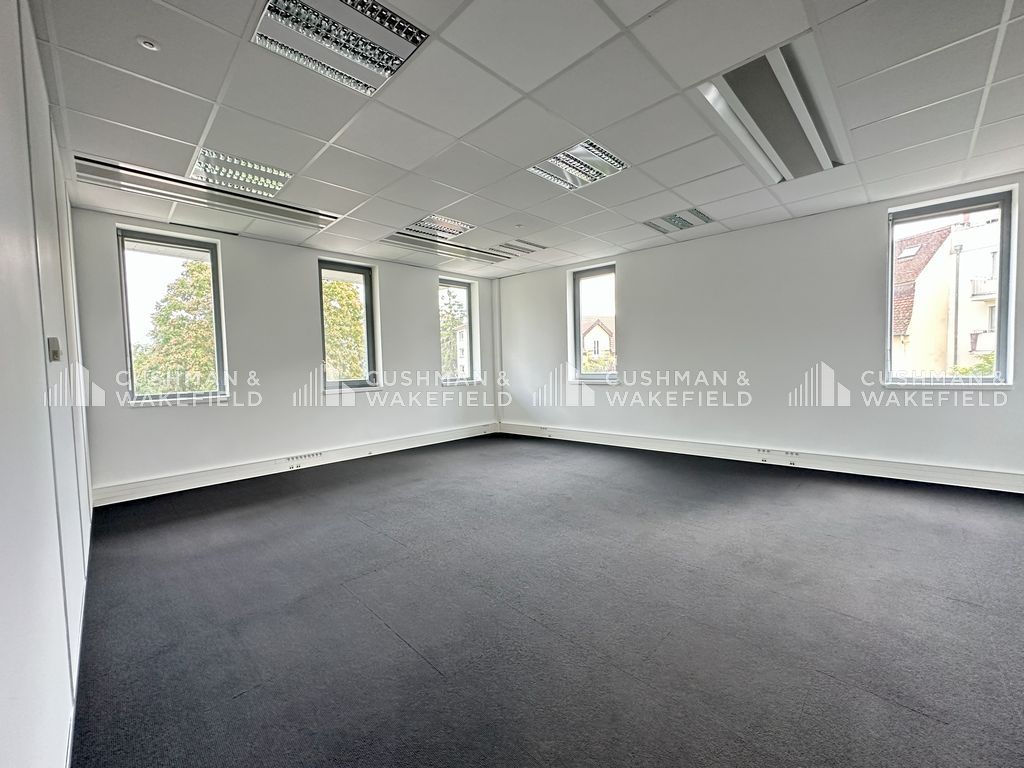 Location bureaux 880 m² divisibles à partir de 272 m²