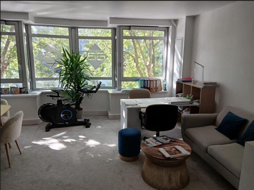 Location bureaux 45 m² non divisibles